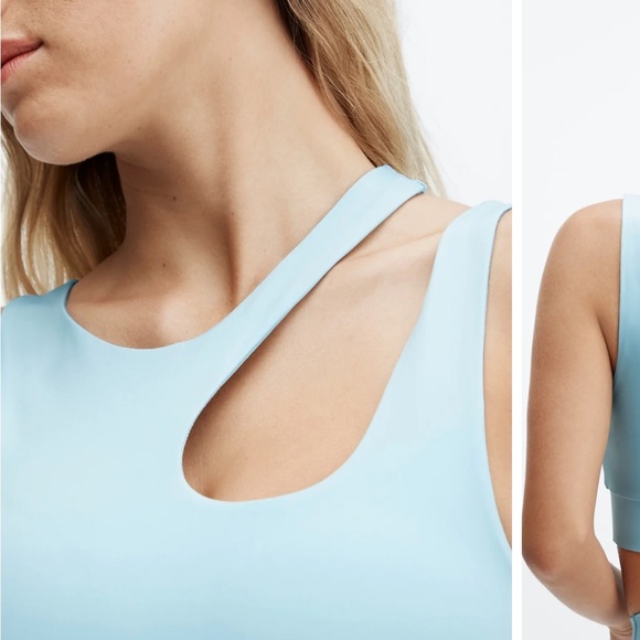 Fabletics sky blue sports bra - Picture 2 of 3